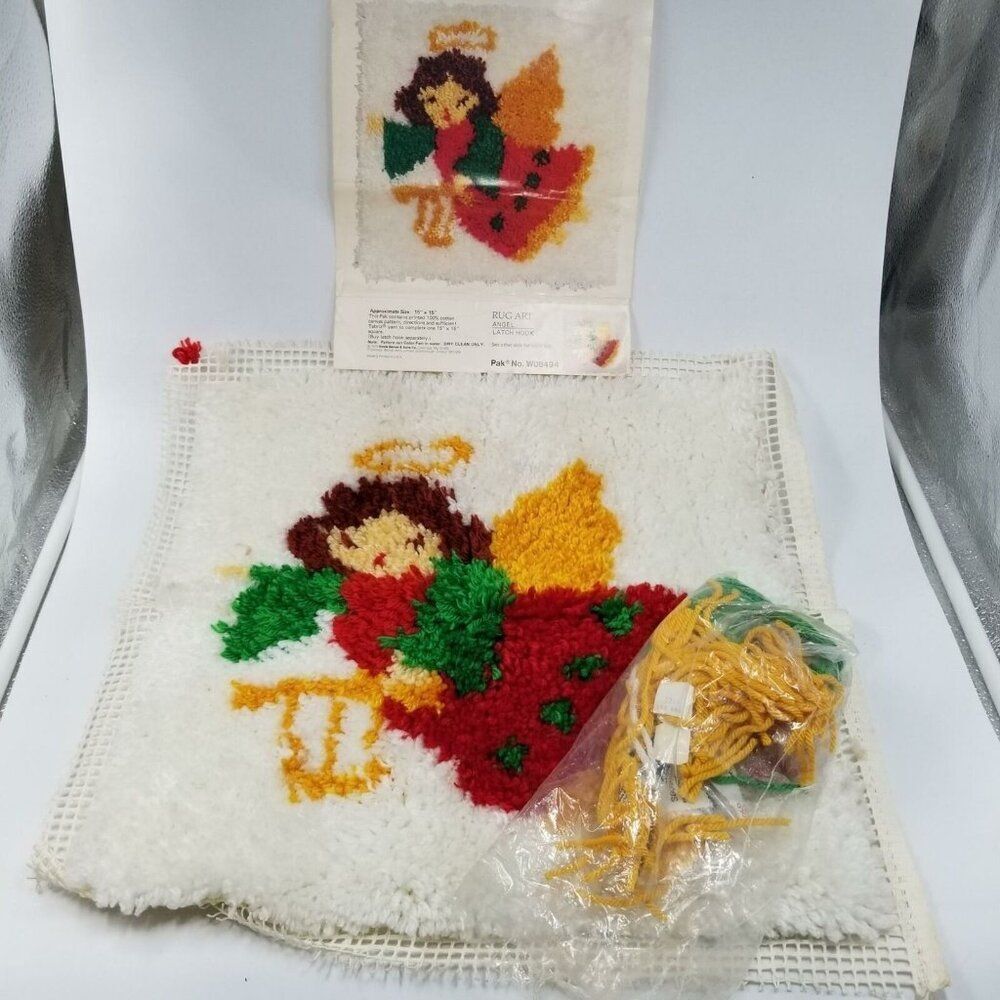 Bernat Rug Art Angel Latch Hook 15 x 15 100% Cotton Tabriz Yarn Completed